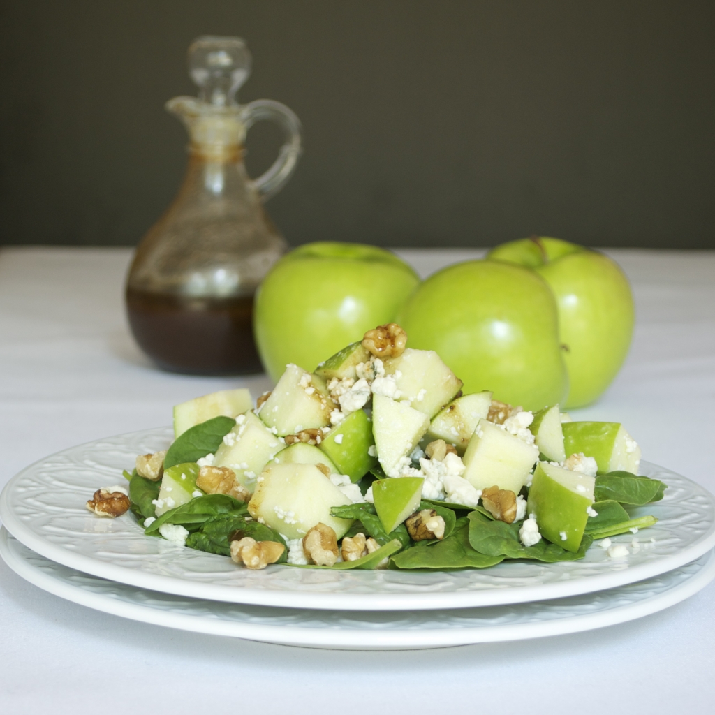Green Apple Salad with Blue Cheese and Walnuts
