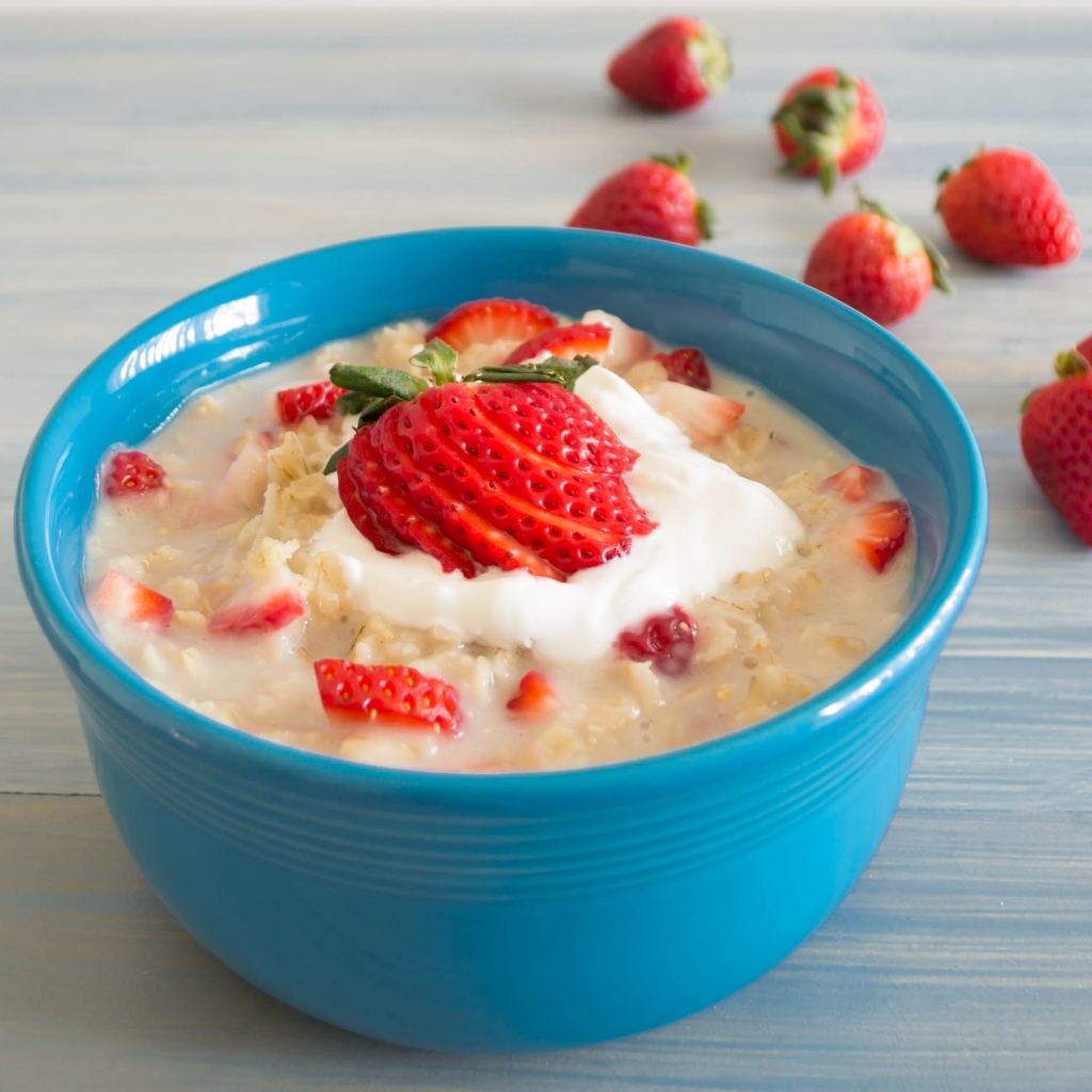 Strawberries N' Cream Oatmeal | Pick Fresh Foods
